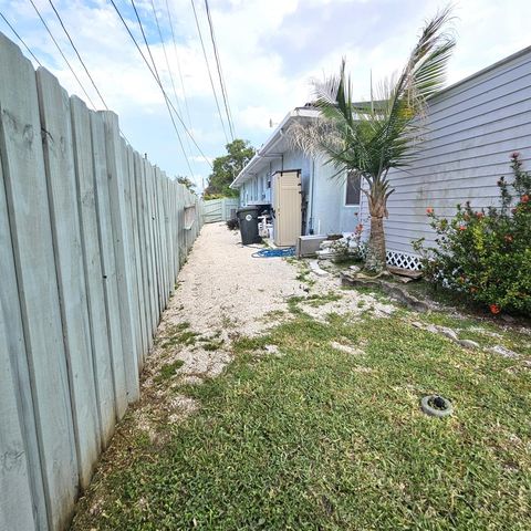 2720 SE Kern Road, Port St. Lucie, FL 34984