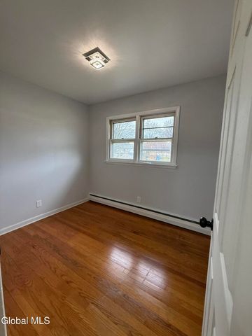 32 Homestead Drive, Colonie, NY 12110