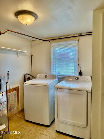 32 Homestead Drive, Colonie, NY 12110