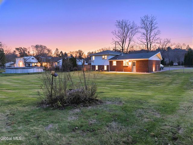 32 Homestead Drive, Colonie, NY 12110