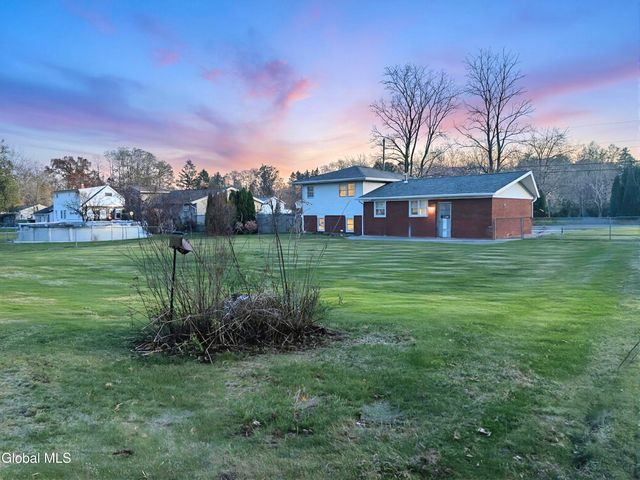 32 Homestead Drive, Colonie, NY 12110