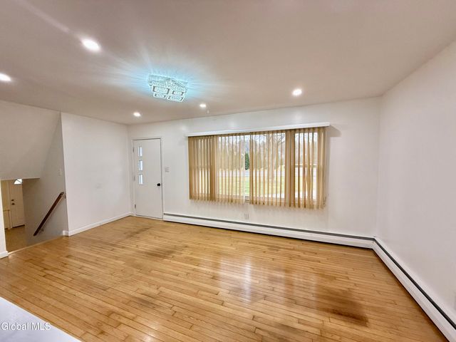 32 Homestead Drive, Colonie, NY 12110