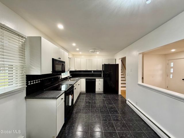 32 Homestead Drive, Colonie, NY 12110