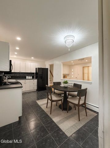 32 Homestead Drive, Colonie, NY 12110