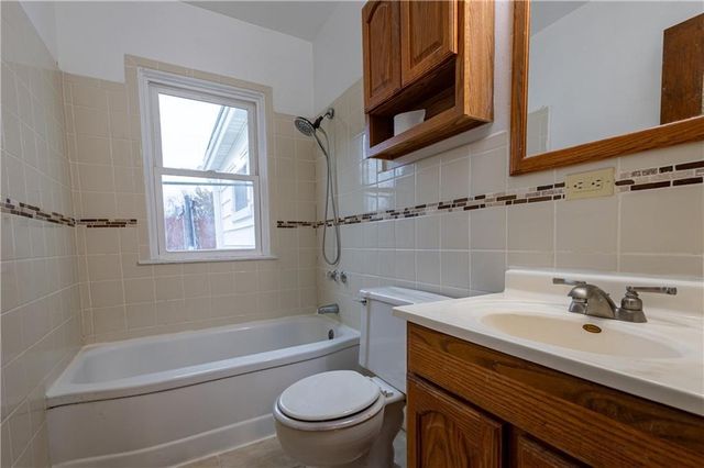 1903 Lloyd Avenue, Eau Claire, WI 54701