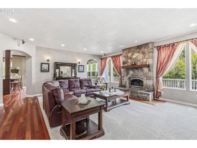 480 Apple Creek Rd, Longview, WA 98632