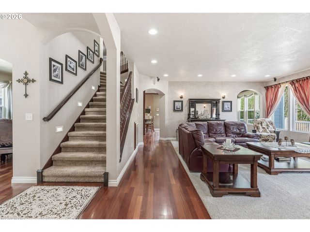 480 Apple Creek Rd, Longview, WA 98632