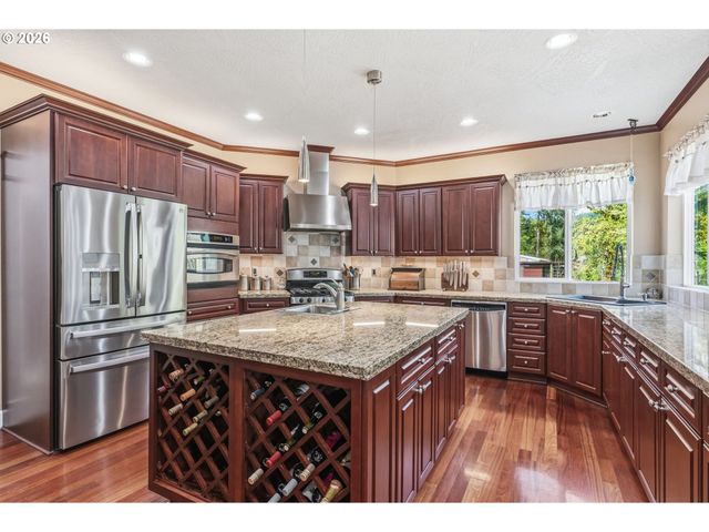 480 Apple Creek Rd, Longview, WA 98632