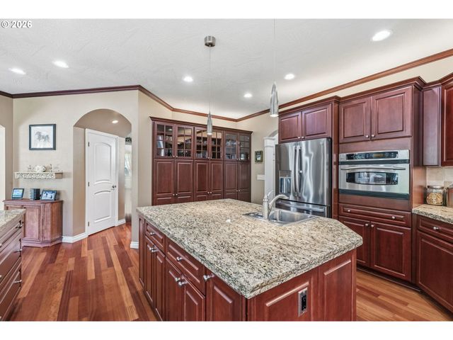 480 Apple Creek Rd, Longview, WA 98632