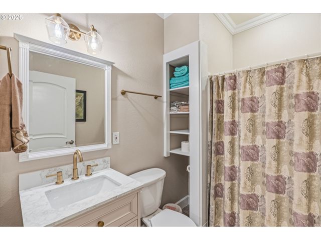 480 Apple Creek Rd, Longview, WA 98632