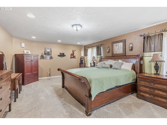 480 Apple Creek Rd, Longview, WA 98632