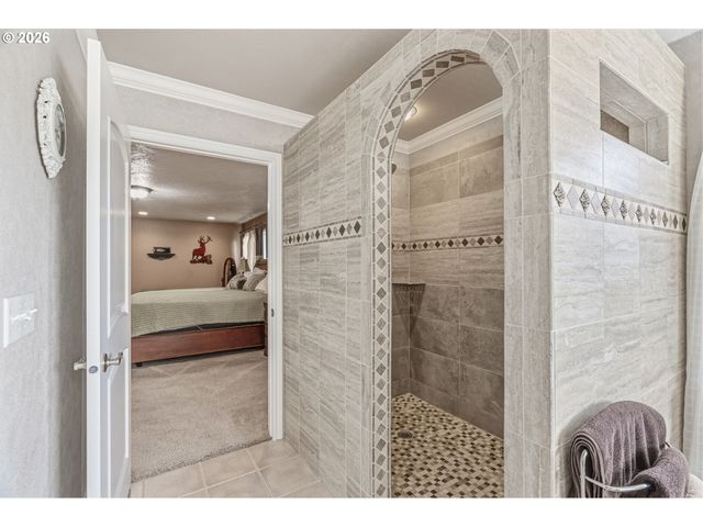 480 Apple Creek Rd, Longview, WA 98632