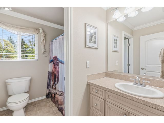 480 Apple Creek Rd, Longview, WA 98632