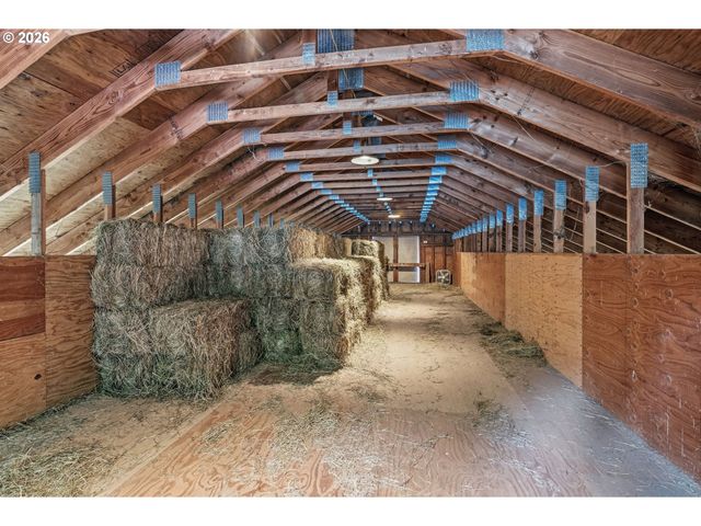 480 Apple Creek Rd, Longview, WA 98632