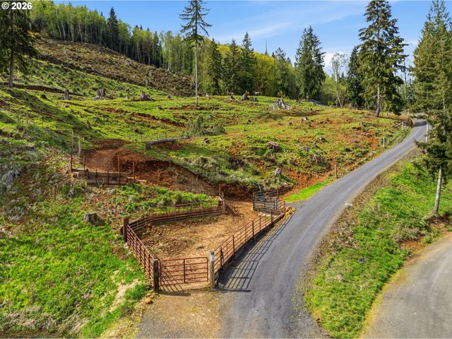 480 Apple Creek Rd, Longview, WA 98632