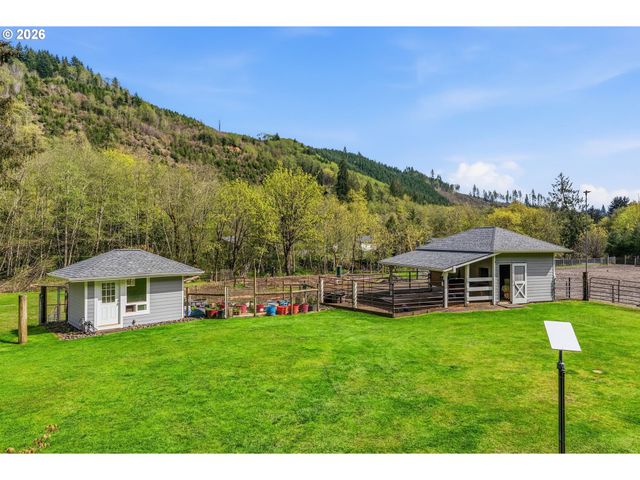 480 Apple Creek Rd, Longview, WA 98632