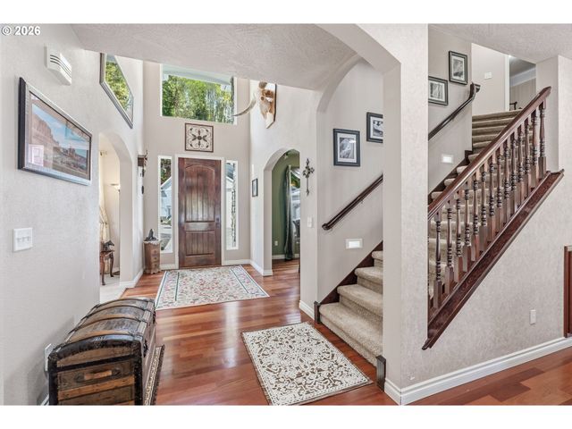 480 Apple Creek Rd, Longview, WA 98632