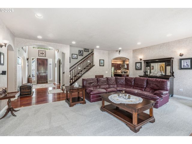 480 Apple Creek Rd, Longview, WA 98632