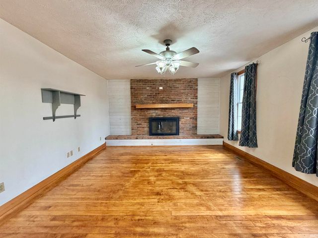 326 Harrah Street, Worthington, IN 47471