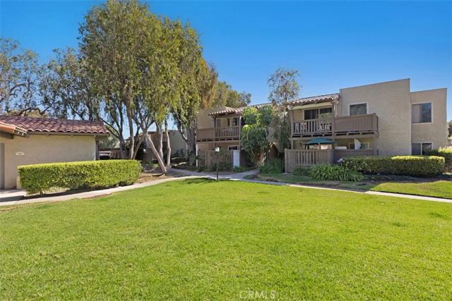 1345 Cabrillo Park F05, Santa Ana, CA 92701