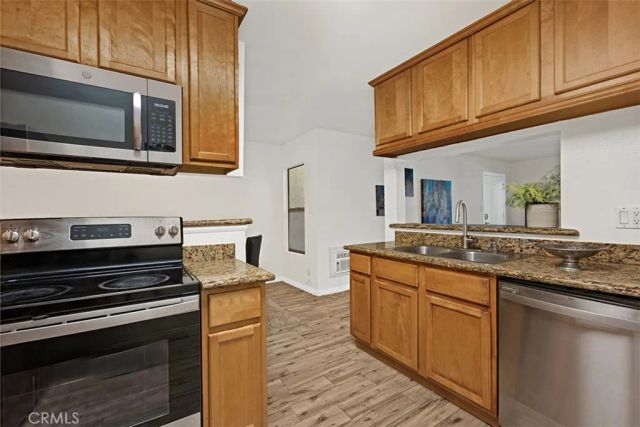 1345 Cabrillo Park F05, Santa Ana, CA 92701