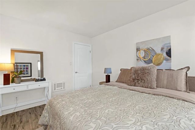 1345 Cabrillo Park F05, Santa Ana, CA 92701