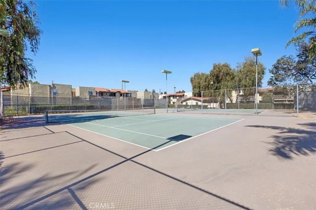 1345 Cabrillo Park F05, Santa Ana, CA 92701