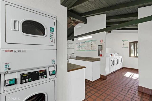 1345 Cabrillo Park F05, Santa Ana, CA 92701
