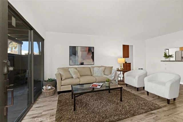 1345 Cabrillo Park F05, Santa Ana, CA 92701