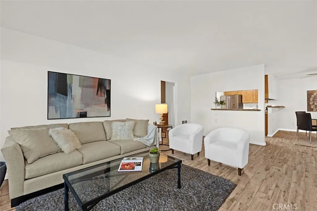 1345 Cabrillo Park F05, Santa Ana, CA 92701