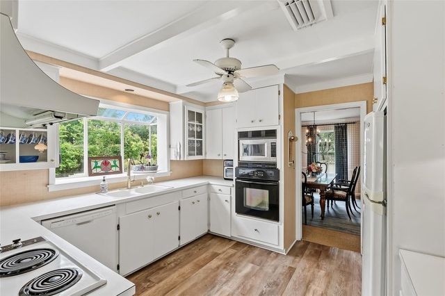 583 Lazy Lane, Madisonville, TX 77864