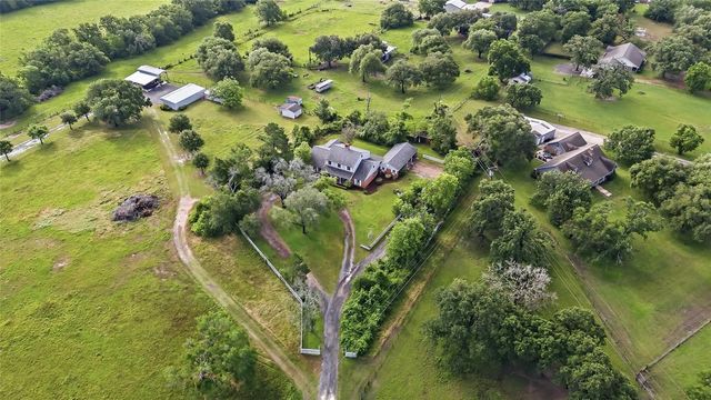 583 Lazy Lane, Madisonville, TX 77864