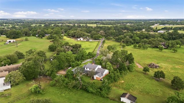 583 Lazy Lane, Madisonville, TX 77864