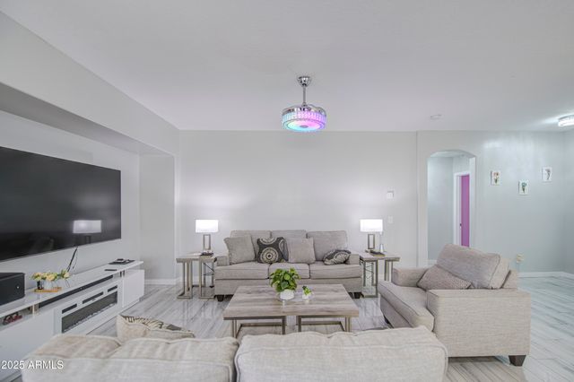 13021 W WINDROSE Drive, El Mirage, AZ 85335