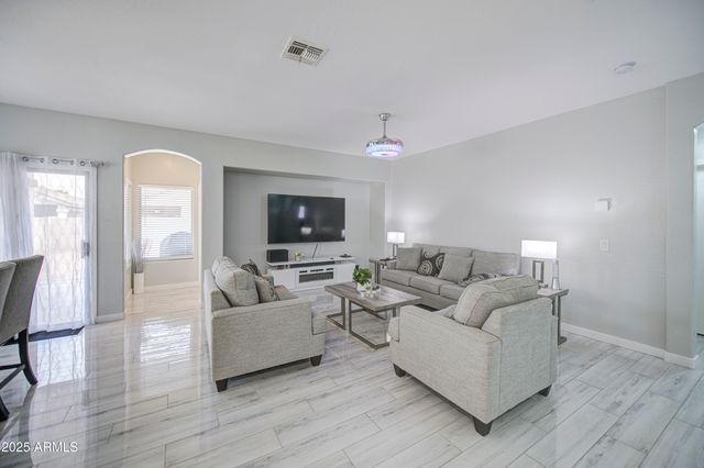 13021 W WINDROSE Drive, El Mirage, AZ 85335