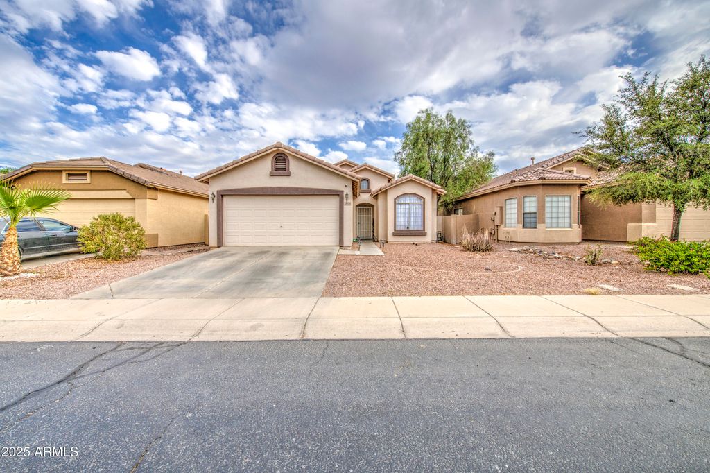 13021 W WINDROSE Drive, El Mirage, AZ 85335