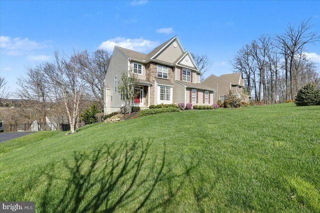 230 IRONSTONE LN, Elverson, PA 19520