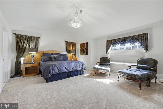 230 IRONSTONE LN, Elverson, PA 19520