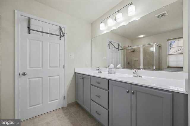230 IRONSTONE LN, Elverson, PA 19520