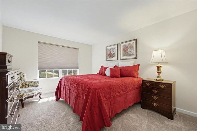 230 IRONSTONE LN, Elverson, PA 19520