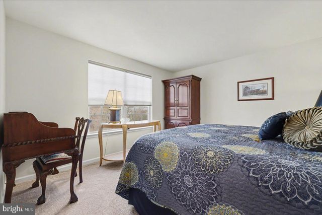 230 IRONSTONE LN, Elverson, PA 19520