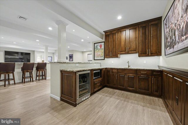 230 IRONSTONE LN, Elverson, PA 19520