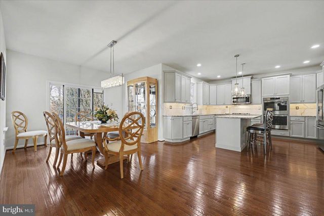 230 IRONSTONE LN, Elverson, PA 19520