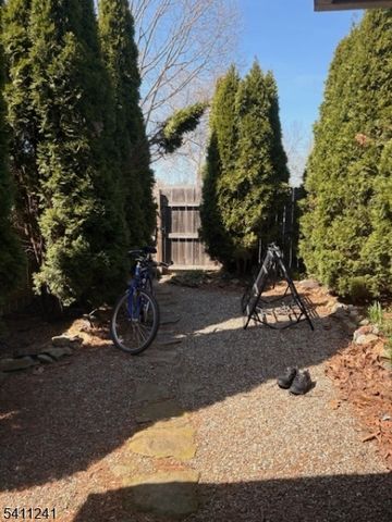 26 Elm St, Lambertville City, NJ 08530