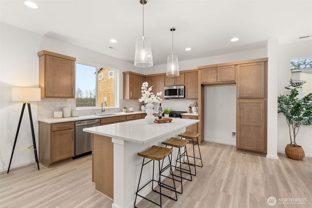 3301 219TH Avenue E, Lake Tapps, WA 98391
