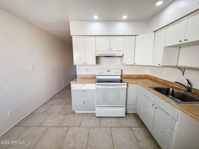 308 E VOGEL Avenue 5, Phoenix, AZ 85020