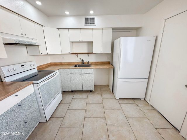 308 E VOGEL Avenue 5, Phoenix, AZ 85020