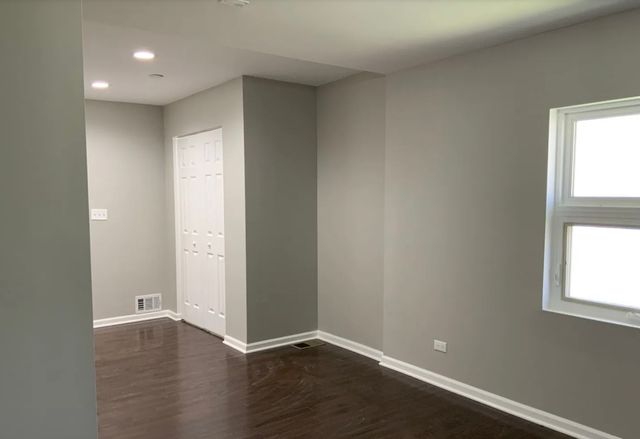 4642 S Hawthorne Avenue, Lyons, IL 60534