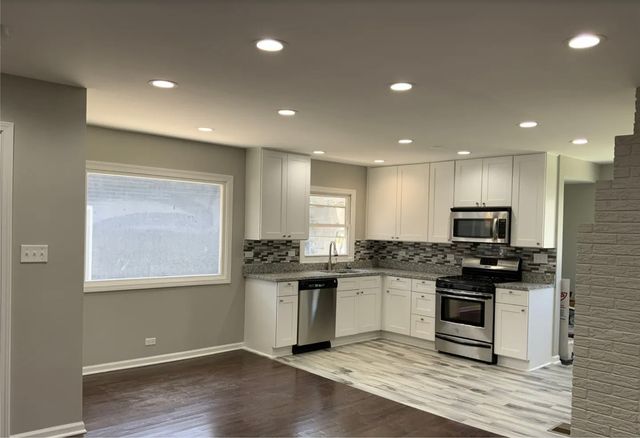 4642 S Hawthorne Avenue, Lyons, IL 60534