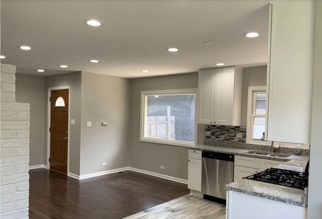 4642 S Hawthorne Avenue, Lyons, IL 60534